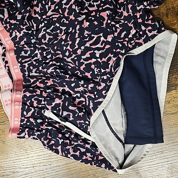 Sweaty Betty On Your Marks 2 in 1 Shorts - Picture 5 of 7